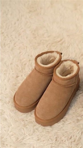 Tall snow boots keep snow out of your socks #TallSnowBoots #WinterBoots