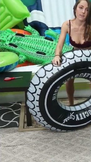 #pooltoys #popping #tyre #scissors #pool #float #floaties #puncture #pop#rubberring#swimring #bang