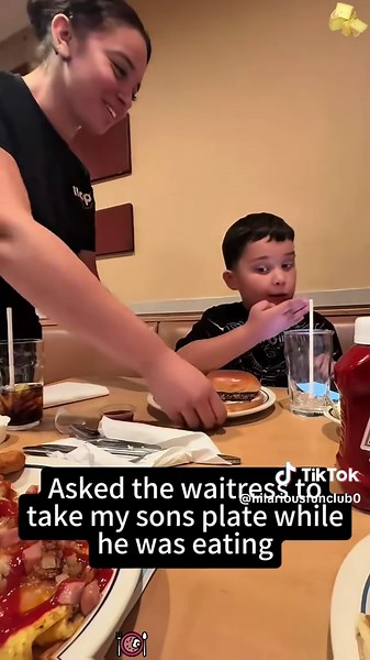 Hilarious Waiter Food Prank Video
