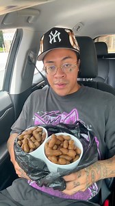 Trying Lemon Pepper Boiled Peanuts from Hank's Boiled Peanuts #hanksboiledpeanuts #boiledpeanuts #georgia #lemonpepper #countrysnacks | Hungry4Munchies