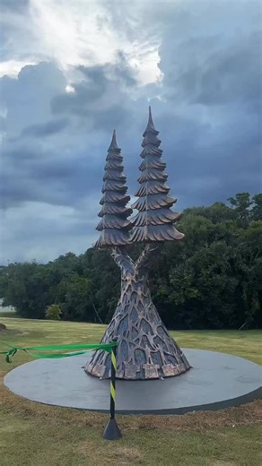 Prefeitura de Toledo on Instagram: "Inauguração do Monumento das Cooperativas no Parque do Povo Luiz Cláudio Hoffmann. Uma homenagem à força das cooperativas de Toledo."