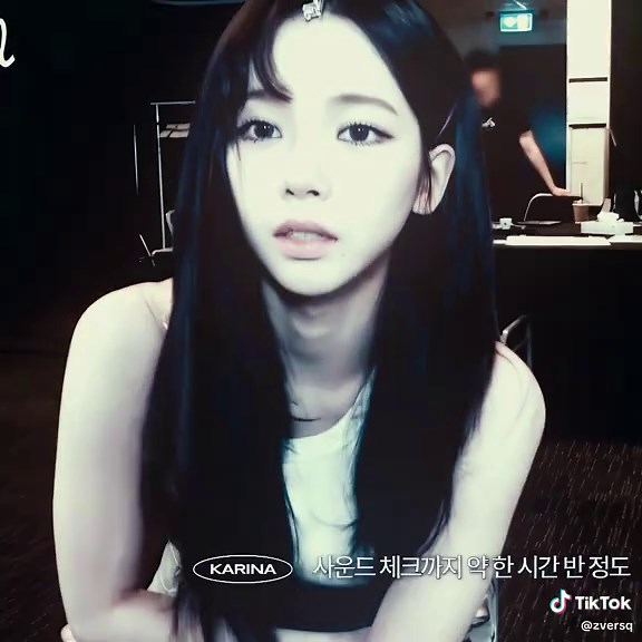 Aespa's Karina Shines in King of the Fall Performance