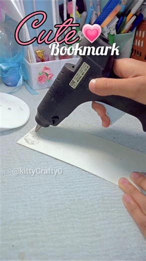 DIY bookmark 🔖 ll glue gun craft #diybookmark #glueguncraft #diyrose