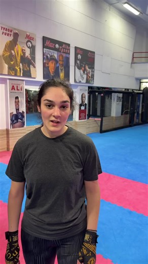 Piccolo test per vedere se sei pronta di testa e di fisico per combattere 💪🏼 • • • #pugilato #kickboxing #striking #boxe #training