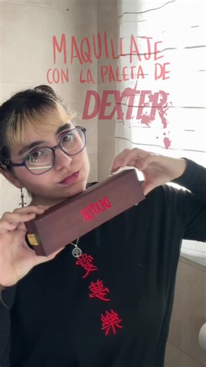 Maquillaje Destacando con la Paleta de Dexter