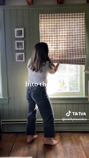 Did you know you can make a roman shade out of cordless mini blinds, wooden dowels and some fabric? (Or in this case, a tablecloth 😉) i made these fully functioning, custom cordless roman shades for less than $20 a window and they elevated my daughters room so much. 🫶🏼 more details on my blog.