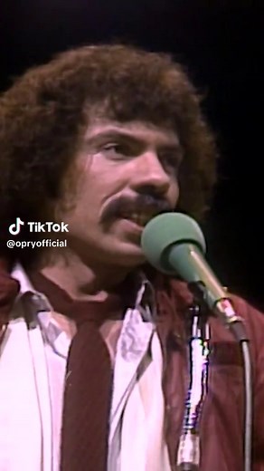 The Oak Ridge Boys' Iconic Debut of 'Elvira' at Opry Stage