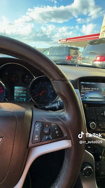 RR AVTO. Chevrolet Cruze il 2015 LTZ RS Full mator 1.4 turbo benzin avtomat karobka udarsiz 190.000 probek R18 zavod diskler, koja salon, lyuk, oturacaqlarin isidilmesi ve elektron idare edilmesi, boyuk monitor ve s. Qiymet: 15.400 manat. Elaqe: 0515104992