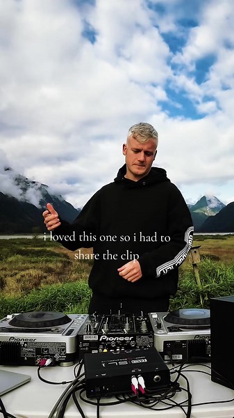 such a smooth transition #foryou #foryoupage #fyp #unreal #scenic #thisneverhappened #chillhouse #progressivehouse #melodicchill #chillmelodic #chillhouse #melodichouse