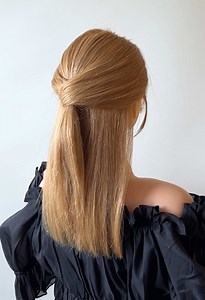 【本当はね、ヘアゴムも隠したいの...】 胸くらいの髪の長さのセミロングでハーフアップするときに、ヘアゴム隠しも同時できる簡単ヘアアレンジのやり方を紹介👇️ ■ 用意するもの ヘアゴム: 2個 「絶対にできるようになってみせる！っていう気持ちと行動」: 1セット ■ 手順 ・トップの髪結ぶ ・両サイドの髪を取り分けて後ろで１つに結ぶ（しっかり結ばないとゴムが抜けやすいので注意⚠️） ・ヘアゴムを少し引いてから半回転する ・指を入れてトップの毛束を空洞に通す ・ヘアゴム下の髪を左右に引いて根元を締める #ヘアアレンジ #セミロング #ハーフアップ #大人カジュアル #簡単ヘアアレンジ