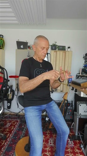 How to play the triangle professionally #smallpercussion #meinlpercussion #meinltriangle