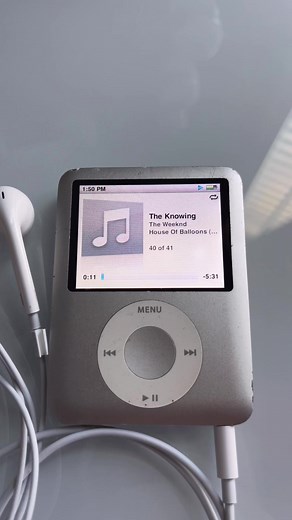 Exploring the iPod Nano 3: A 2000s Musical Icon