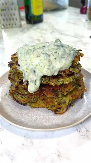 Easy and crispy zucchini fritters recipe
