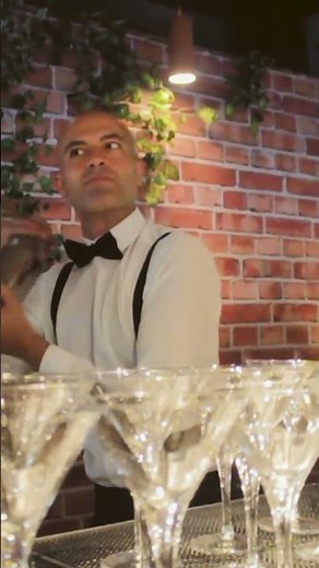 How Themed Bars Boost Aesthetics And Interaction