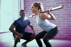 This Is the Correct Way to Spot a Squat, According to a Powerlifting Coach