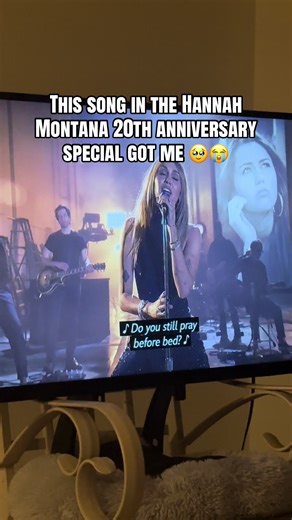 @Miley Cyrus I love you 🥹 thank you for this #hannahmontana #hannahmontanaforever #hannahmontana20thanniversaryspecial #disney #mileycyrus