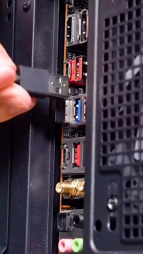 71K views · 862 reactions | Me da amsiedad no poder poner el USB | Creando Tu pc | Facebook