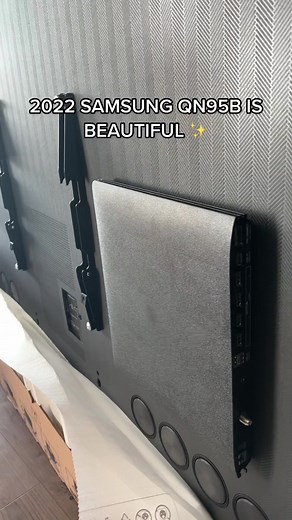 Experience the Stunning Beauty of the 2022 Samsung QN95B