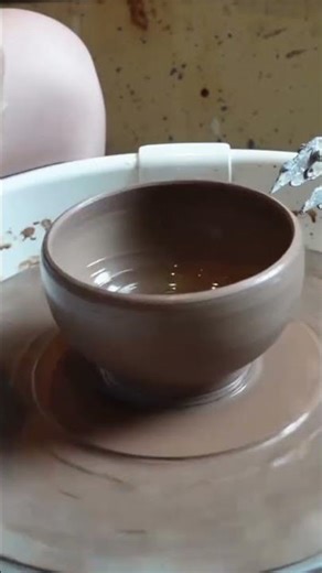 carving on a glass-shaped clay is done manually