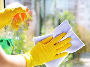 Vidrios: cómo limpiarlos para que no queden marcas