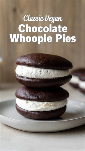 Have you ever had a whoopie pie? 🍫 Tender cocoa cake sandwiched around a fluffy vanilla filling but mine are fully vegan and honestly kind of perfect. If you’ve never tried one, this is your sign! RECIPE!👇 https://bigboxvegan.com/2020/08/16/classic-vegan-chocolate-whoopie-pies/ | Big Box Vegan