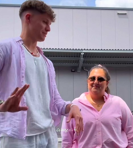 Laser Luca and Selfie Sandra: Minecraft Adventures