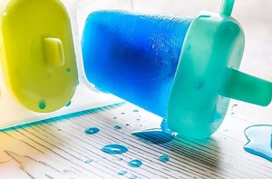 Enjoy sweet treats with the best popsicle molds