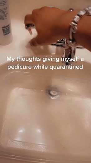 DIY Pedicure Thoughts: Giving Myself a Pedicure at Home