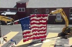 "The Knitting Machine" aka extreme giant knitting by artist Dave Cole | Core77