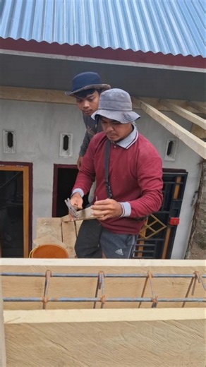 A trick for installing ceiling timber when working alone...