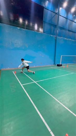 How to learn beginners footwork 🏸🏸#badminton #badmintonlovers #shortvideo