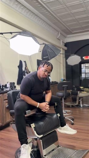 Worst ways to sit in a barber chair Pt. 3