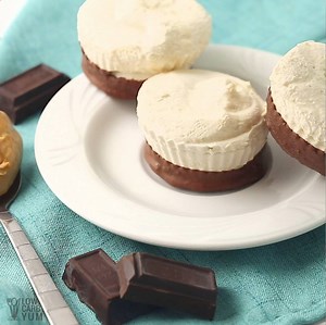 2M views · 49 reactions | Guiltless late-night snacking is possible when you got these low carb and sugar-free Chocolate Peanut Butter Fat Bombs! Get the RECIPE here -> https://lowcarbyum.com/peanut-butter-whips-fat-bombs/ | Sugar Free Low Carb Recipes | Facebook