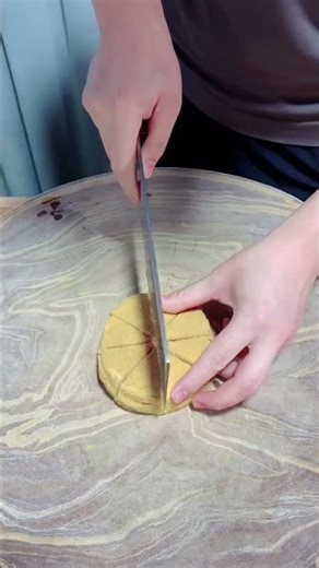 Pice of Bread 🍞 Cutting Trick . Chinese Style . #festivewithshorts