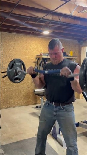 Easy-bar reverse curls 35lbs(a side) #workout #weightlifting