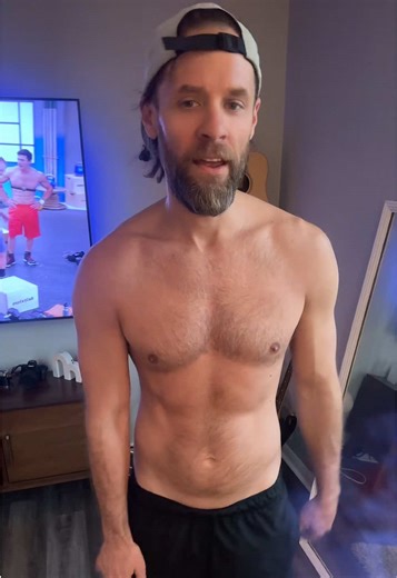 Bodhi.sattva (@milesfabishak)’s video of Chest Workouts