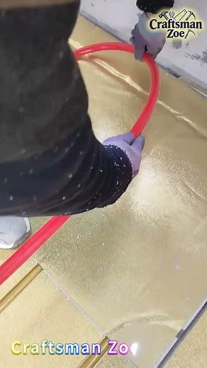 Installation of indoor floor red heating pipes