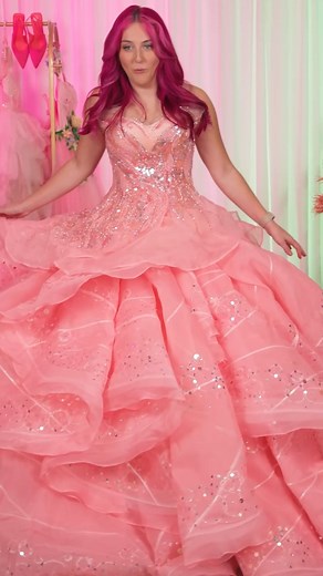 In Love With This HUGE Glinda Dress! | HopeScope