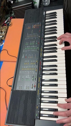 Yamaha PSR-70 Demo
