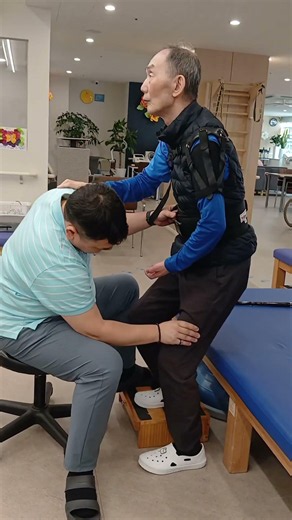 대한물리치료사협회 서울특별시물리치료사회 14대 수석부회장출신 김센터장 회복기재활병원 재활치료실장출신 20년재활병원근무경력의 신경계재활전문운동 물리치료사 주간보호센터오픈운영 무료운동