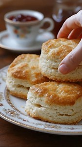 free-sugar Million Dollar Biscuits (Buttery 7-Up Style) Rich, fluffy, melt-in-your-mouth biscuits made with a sugar-free baking mix, tangy sour cream, and fizzy lemon-lime soda—then baked in buttery goodness until golden. ​ Ingredients Biscuit dough (Sugar-Free) 2 cups sugar-free baking mix (see tip for a quick DIY “Bisquick-style” mix) ​ 1/2 cup full-fat sour cream ​ 1/2 cup sugar-free lemon-lime soda, cold (or plain sparkling water a squeeze of lemon) ​ Butter pan 1/4 cup butter, melted ​ Step