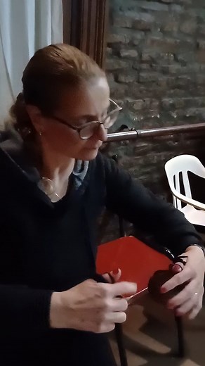 🎶 Clases de Castañuelas en Buenos Aires Ensayamos, aprendemos y nos preparamos con todo para nuestra próxima función 💃✨ 🔔 Técnica, ritmo, coordinación y mucha emoción. Porque tocar castañuelas es mucho más que acompañar: ¡es ser parte viva de la música y el escenario! 12 de junio con entrada libre y gratuita 🎭 📍 Clases presenciales | Grupos hermosos y comprometidos 📩 Consultas por mensaje privado . . . . . . #AndreaDanzaEspañola #Castañuelas #DanzaEspañola #ClasesDeCastañuelas #PasiónPorLa