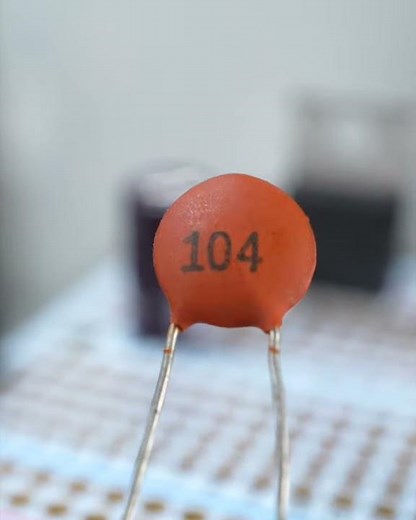 Decoupling Capacitors - Collin’s Lab Notes #adafruit #collinslabnotes