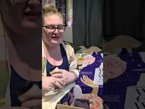 FABFITFUN WINTER 2025 BOX. Get your Box below!