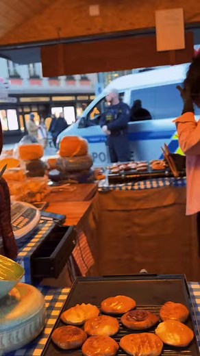 Awakening with a Surprise, the Homeless Man Was Very Happy🫶# streetphotography | Police Photography. Printographer1