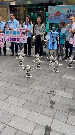 22 reactions · 11 comments | Mga ka tribo may mga robot sumasayaw Sa causewaybay lets watch #robot #viralreelsface #followformore #causewaybaydancingrobot | Mick Ang | Facebook