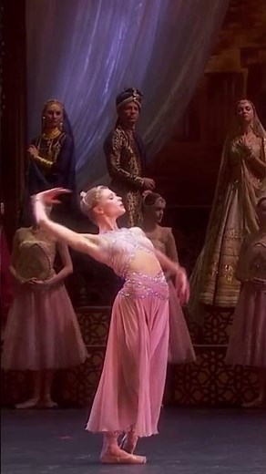 Angelina Vorontsova in La Bayadera