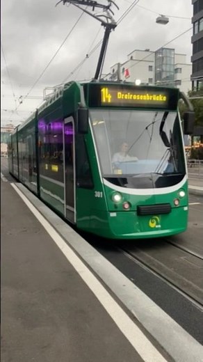 Straßenbahn Basel Tram 301 der BVB Be 6/8 Siemens Combino #tramspotting