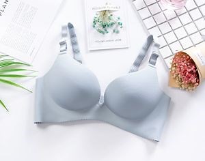 [Hot Item] Small Bra Holding Without Underwire Thick Mold Cup Thin Bra