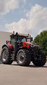 Everything revolves around the new Optum. 🔴 High horsepower 🔴 Intelligent hydraulics 🔴 Seamless telematics integration 🔴 Maximum operator comfort The new Optum sets the standard for performance and versatility. Discover more now. #CaseIH #Optum | CASE IH